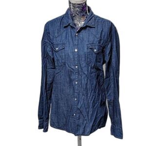 Guess Slim Fit Size Large Women's Chambray Medium-Wash Denim Button-Up Shirt